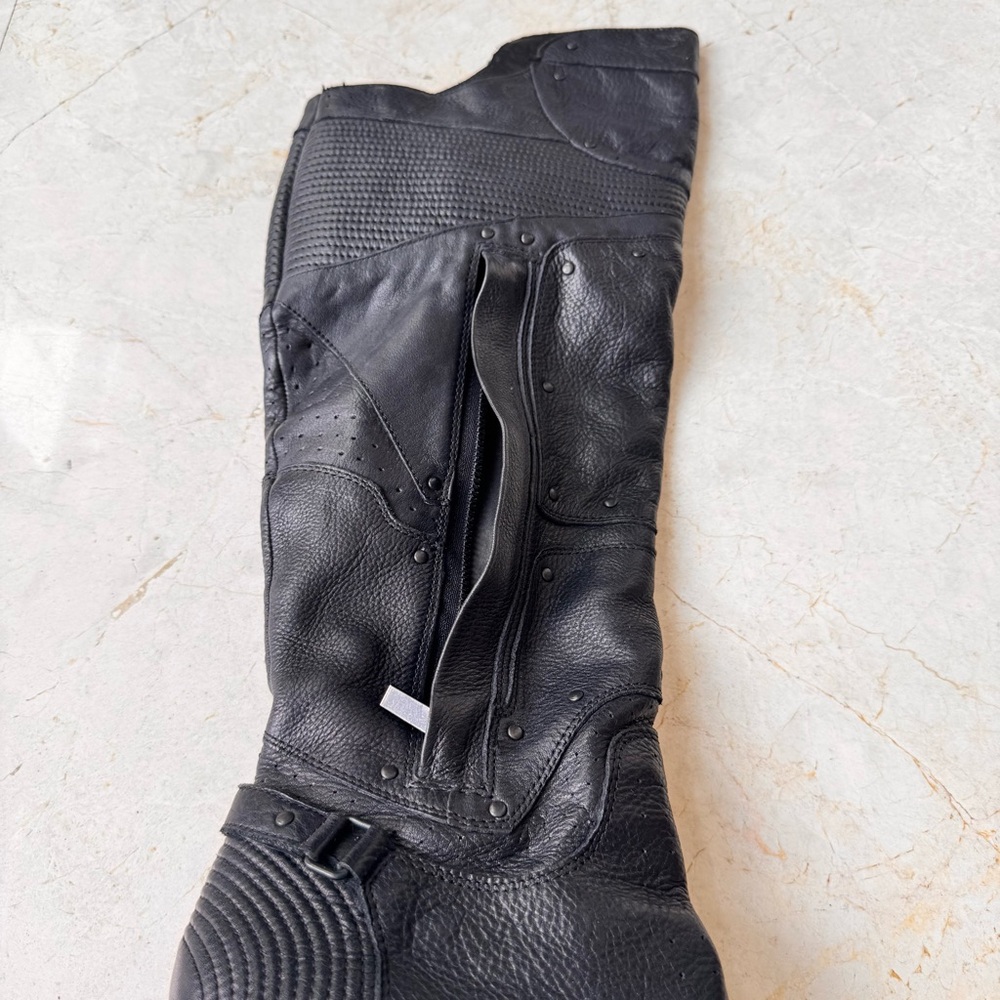 Dolce Vita Black Heeled Boots - Picture 8 of 11